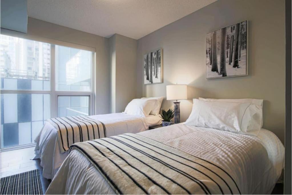 Skyline Suites - Walk To Mtcc, Acc, Rogers Centre & Entertainment District Toronto Exteriér fotografie