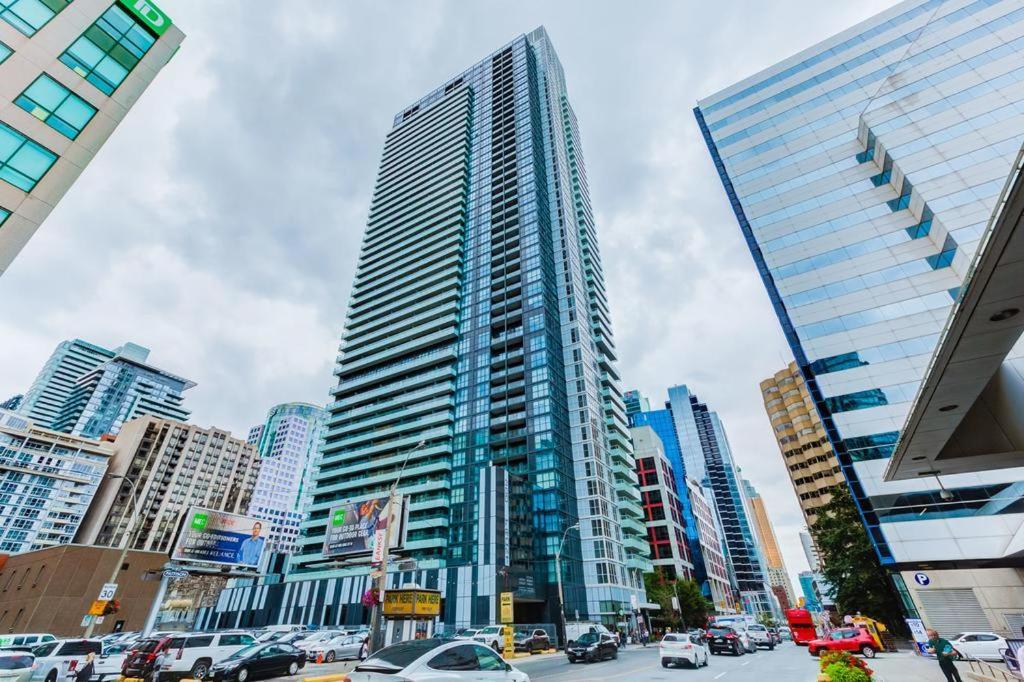 Skyline Suites - Walk To Mtcc, Acc, Rogers Centre & Entertainment District Toronto Exteriér fotografie